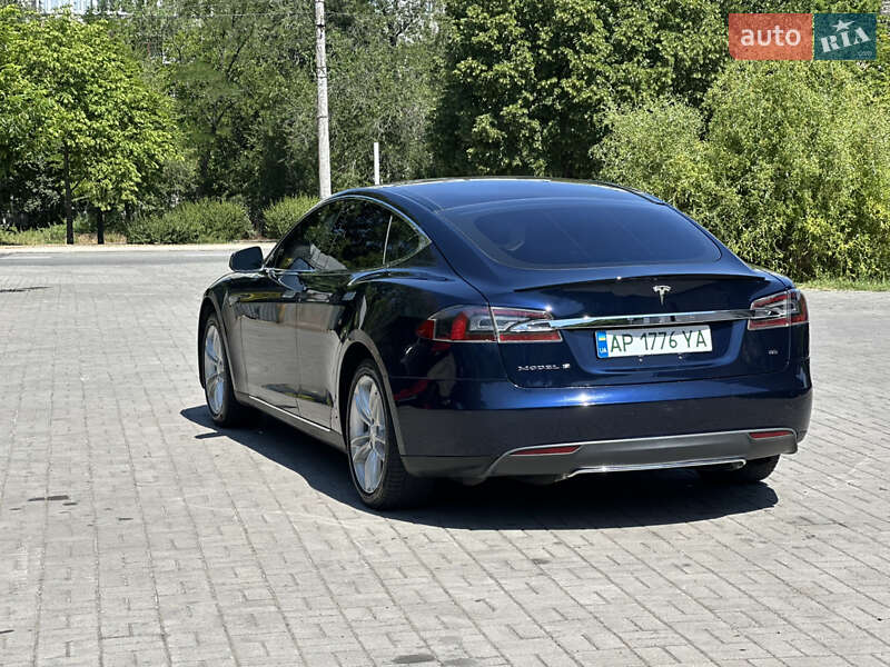 Лифтбек Tesla Model S 2013 в Запорожье