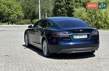 Лифтбек Tesla Model S 2013 в 