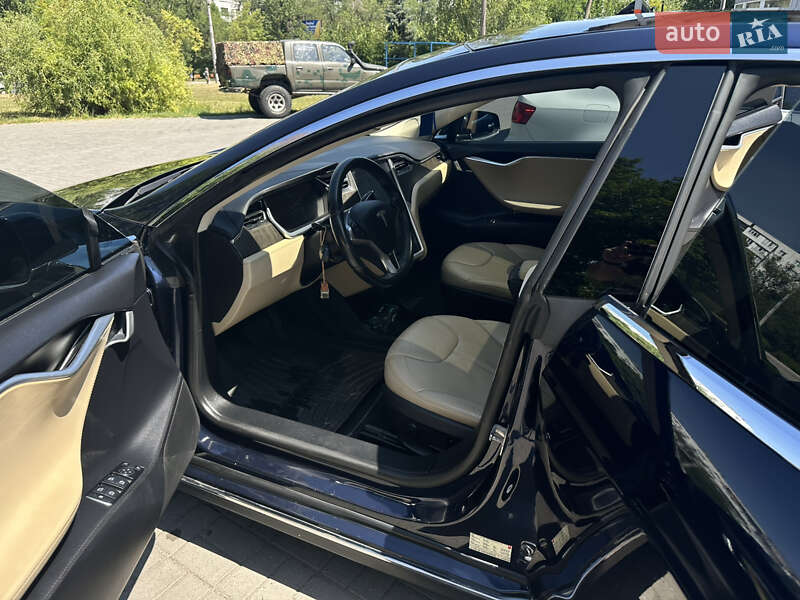 Лифтбек Tesla Model S 2013 в Запорожье