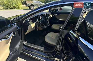 Лифтбек Tesla Model S 2013 в 