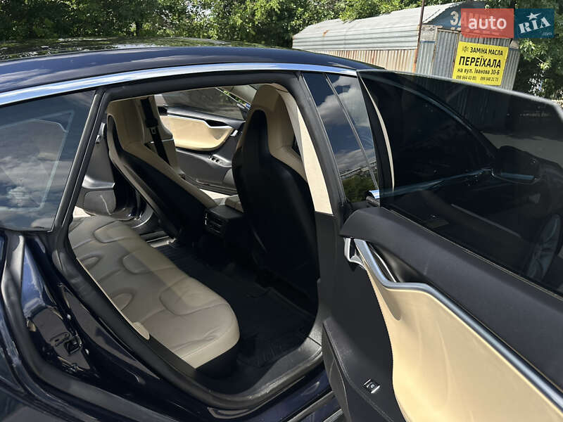 Лифтбек Tesla Model S 2013 в Запорожье
