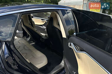 Лифтбек Tesla Model S 2013 в 