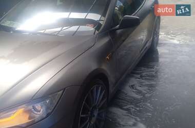 Лифтбек Tesla Model S 2014 в 