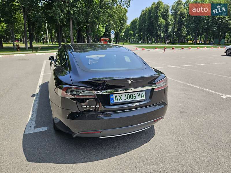 Лифтбек Tesla Model S 2015 в Харькове