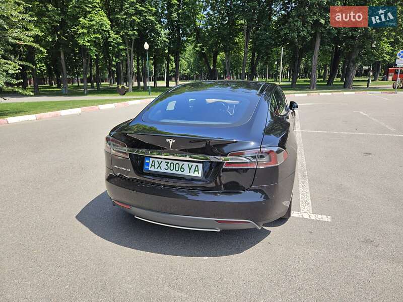Лифтбек Tesla Model S 2015 в Харькове