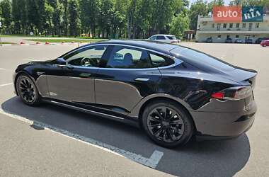 Лифтбек Tesla Model S 2015 в 