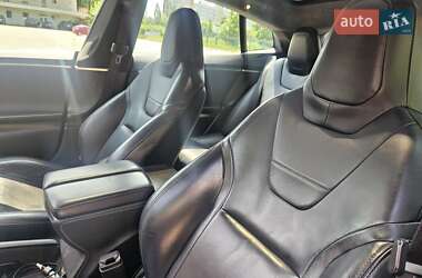 Лифтбек Tesla Model S 2015 в 