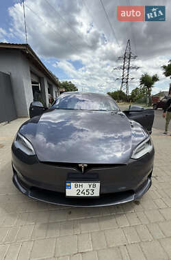 Лифтбек Tesla Model S 2022 в 