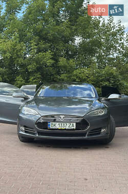 Ліфтбек Tesla Model S 2013 в Рівному