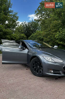 Лифтбек Tesla Model S 2013 в 