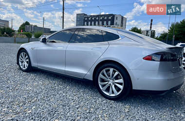 Лифтбек Tesla Model S 2015 в 