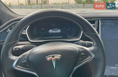 Лифтбек Tesla Model S 2015 в 