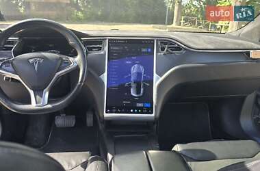 Лифтбек Tesla Model S 2017 в Ивано-Франковске