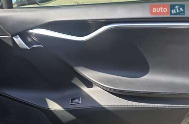 Лифтбек Tesla Model S 2017 в 