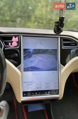 Лифтбек Tesla Model S 2014 в 