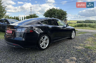 Лифтбек Tesla Model S 2015 в 