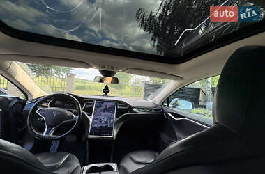 Лифтбек Tesla Model S 2015 в 