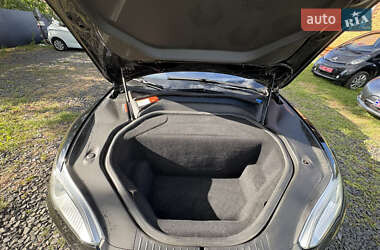 Лифтбек Tesla Model S 2015 в 
