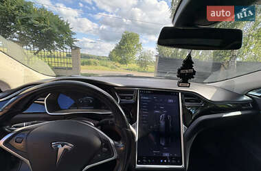 Лифтбек Tesla Model S 2015 в 