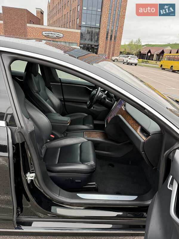 Лифтбек Tesla Model S 2019 в Киеве