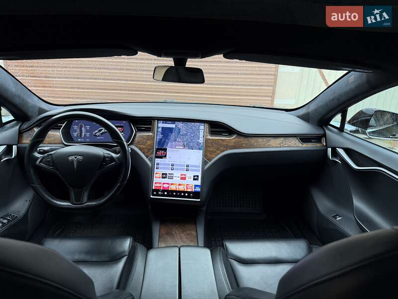 Лифтбек Tesla Model S 2019 в Киеве