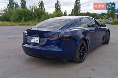 Лифтбек Tesla Model S 2016 в 