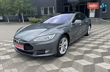 Лифтбек Tesla Model S 2014 в 