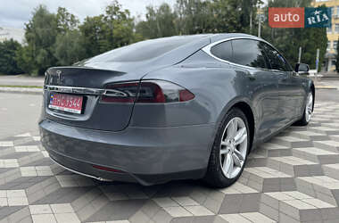 Лифтбек Tesla Model S 2014 в 