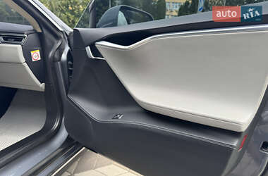 Лифтбек Tesla Model S 2014 в 