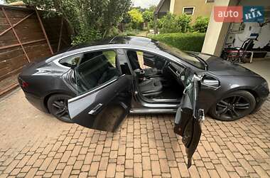 Лифтбек Tesla Model S 2015 в 