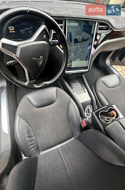 Лифтбек Tesla Model S 2015 в 