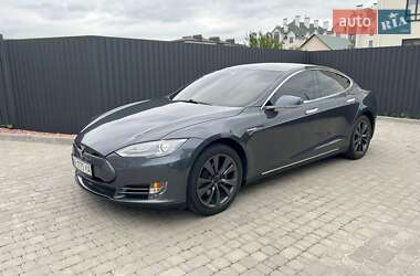 Лифтбек Tesla Model S 2015 в 