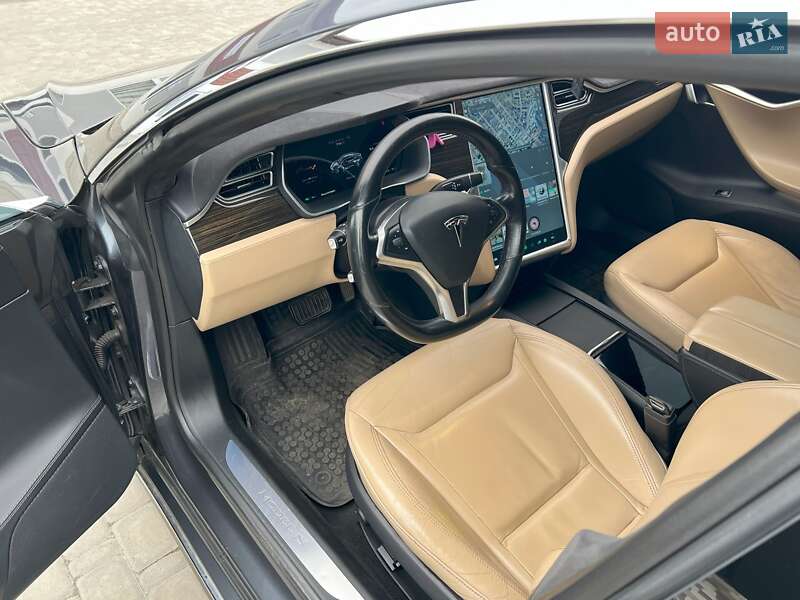 Ліфтбек Tesla Model S 2015 в Софіївській Борщагівці