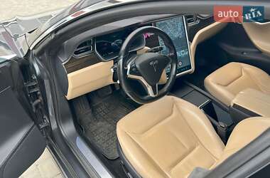 Лифтбек Tesla Model S 2015 в 