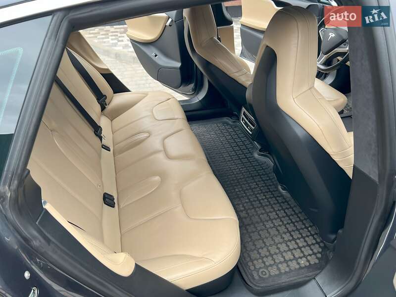 Ліфтбек Tesla Model S 2015 в Софіївській Борщагівці