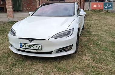 Лифтбек Tesla Model S 2017 в 