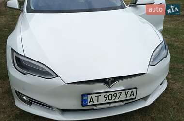 Лифтбек Tesla Model S 2017 в 