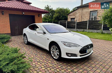 Лифтбек Tesla Model S 2014 в 
