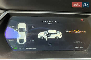 Лифтбек Tesla Model S 2014 в 