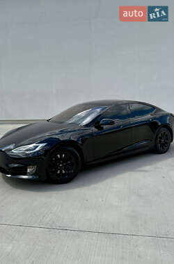 Лифтбек Tesla Model S 2018 в 