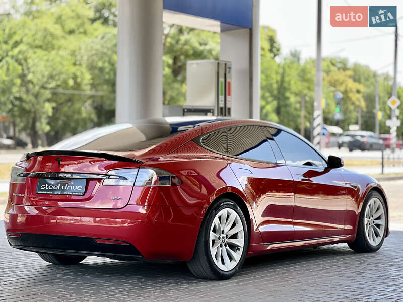 Лифтбек Tesla Model S 2016 в Николаеве
