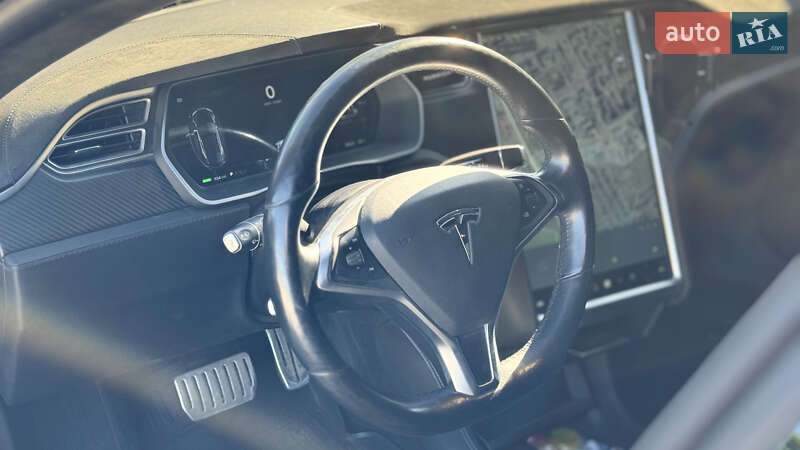 Лифтбек Tesla Model S 2015 в Львове