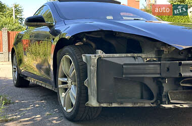 Лифтбек Tesla Model S 2013 в 