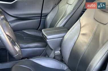 Лифтбек Tesla Model S 2013 в 