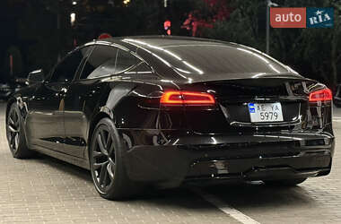 Лифтбек Tesla Model S 2022 в 
