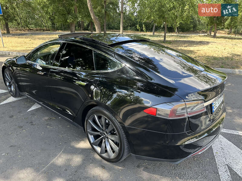 Лифтбек Tesla Model S 2014 в Николаеве