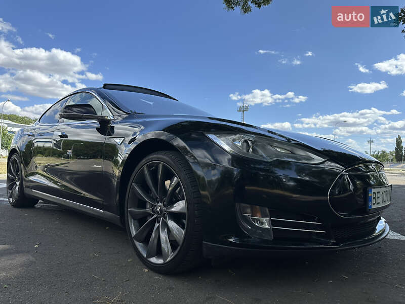Лифтбек Tesla Model S 2014 в Николаеве