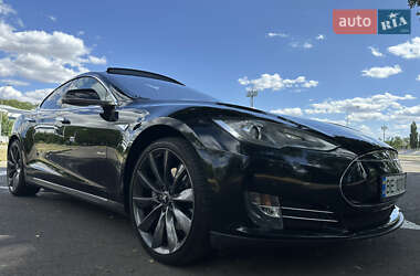 Лифтбек Tesla Model S 2014 в 