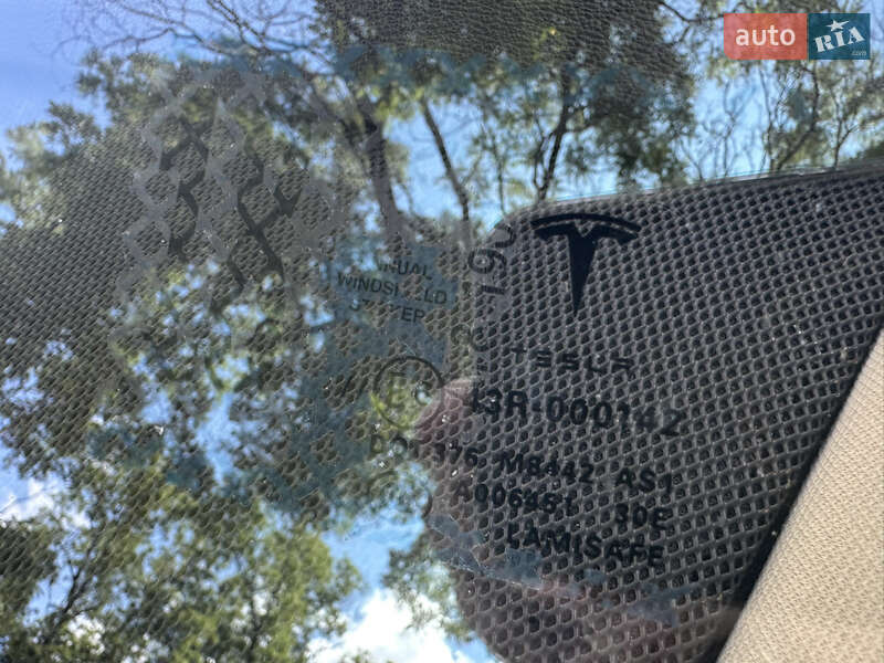 Лифтбек Tesla Model S 2014 в Николаеве