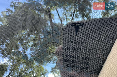 Лифтбек Tesla Model S 2014 в 